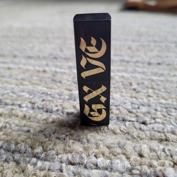 GXVE by Gwen Stefani Anaheim Shine Clean High-Performance Satin Lipstick Travel - Picture 9 of 10